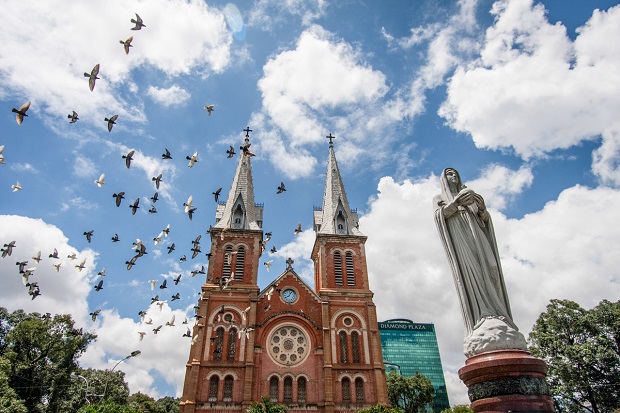 kinh nghiệm du lịch Sài Gòn nhà thờ cổ