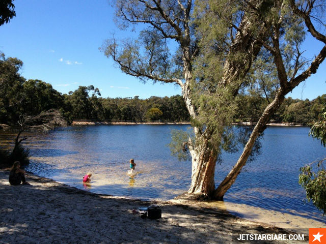 ve may bay di Perth Jetstargiare gia re